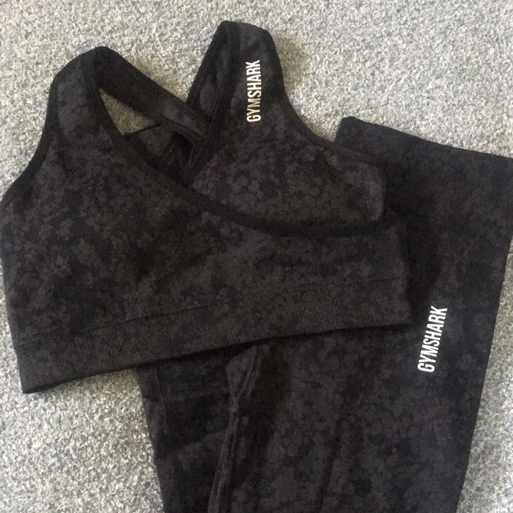 Gymshark Adapt Animal Seamless Sport bra & Leggings set, size SMALL.